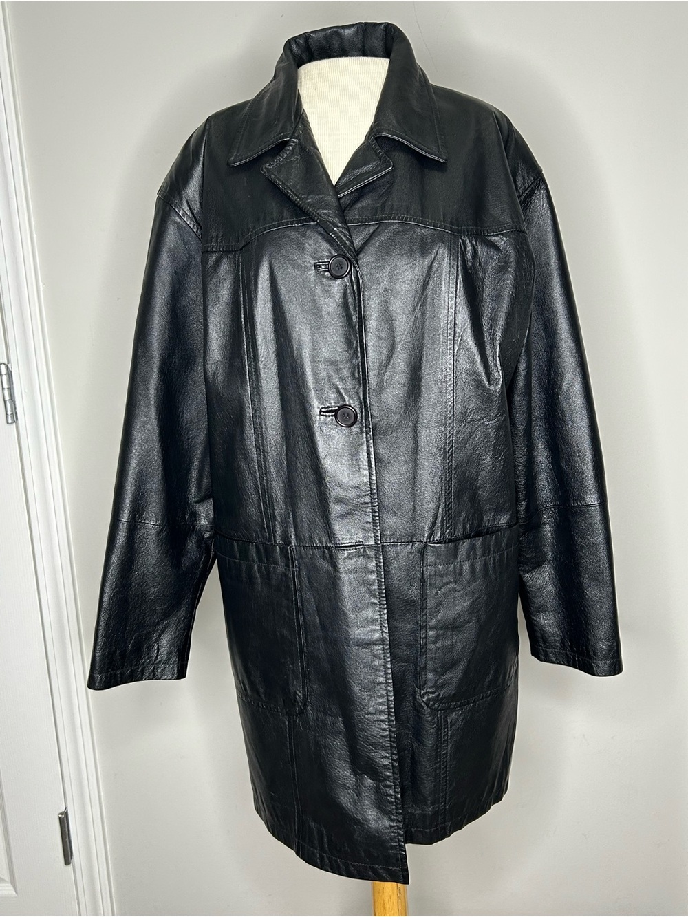 Newport News Women’s Black Genuine Leather Long Coat Jacket Size M Vintage